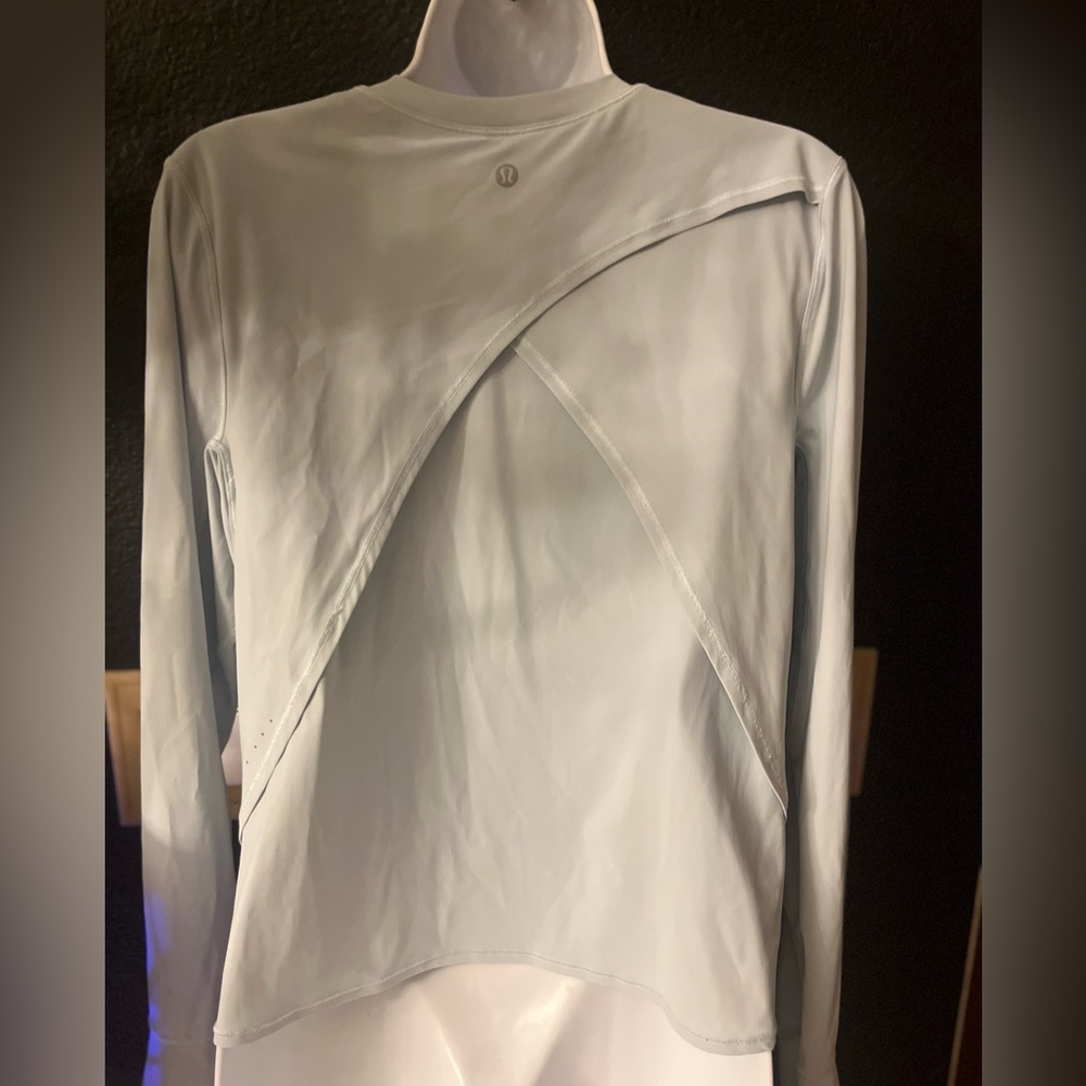 Lululemon Dragon fit long sleeve top - Picture 3 of 8